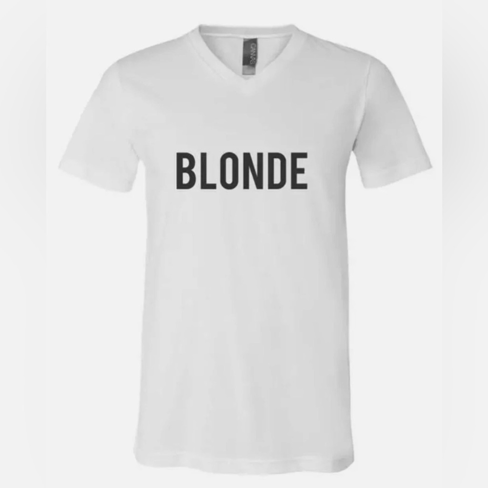 Women's BLONDE VNECK Grapvic TEE - WHITE - NEW- Size Large